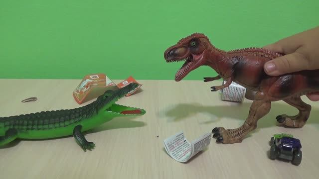 Крокодил Динозавры и Киндер Сюрприз игрушки новинка распаковка обзор Видео для детей смотреть онлайн