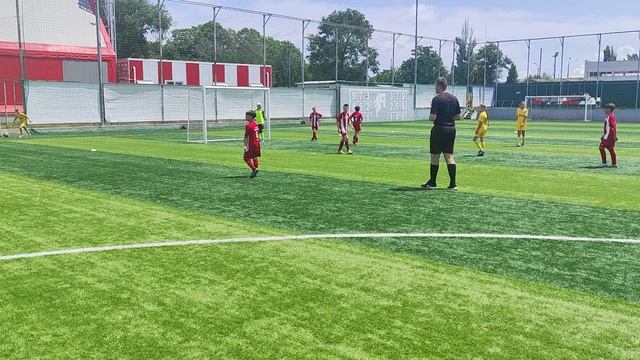 Первенство г. Таганрога по футболу. ЖФК "Ростов" (2014) - ФК "Авангард"(2015) 4:2 15.06.2025