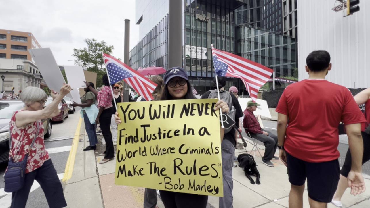 Масштабные протесты охватили США