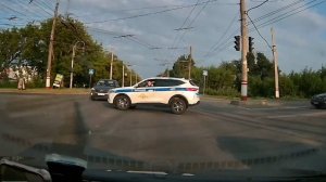 Чудо из ГАИ, чуть не собрал 2 машины на перекрестке и меня вроде заблокировали на сайте МВД.