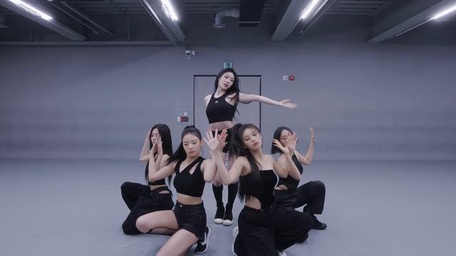 ITZY "Cheshire" Dance Practice смотреть онлайн