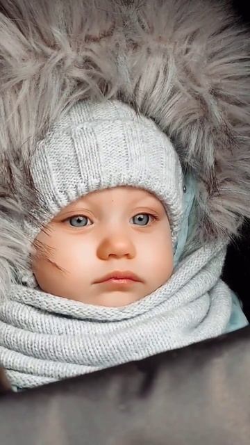 Мама подарила #девочка #голубыеглаза #мамадочки #дети #малыш смотреть онлайн