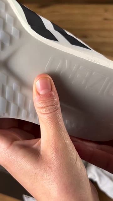 Распаковка спортивной модели Adidas Adizero Adios 9 смотреть онлайн