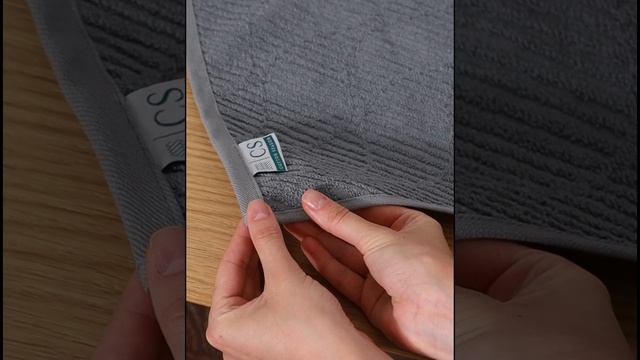 Видеообзор набора полотенец по тарифу "Эксклюзив" с ассистентом в кадре смотреть онлайн