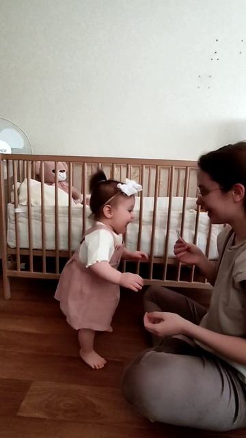 Самые первые шаги17.01 Мие почти 11 мес #первыешаги смотреть онлайн