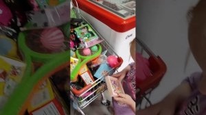 ДЕТИ ПО МАГАЗИНАМ.