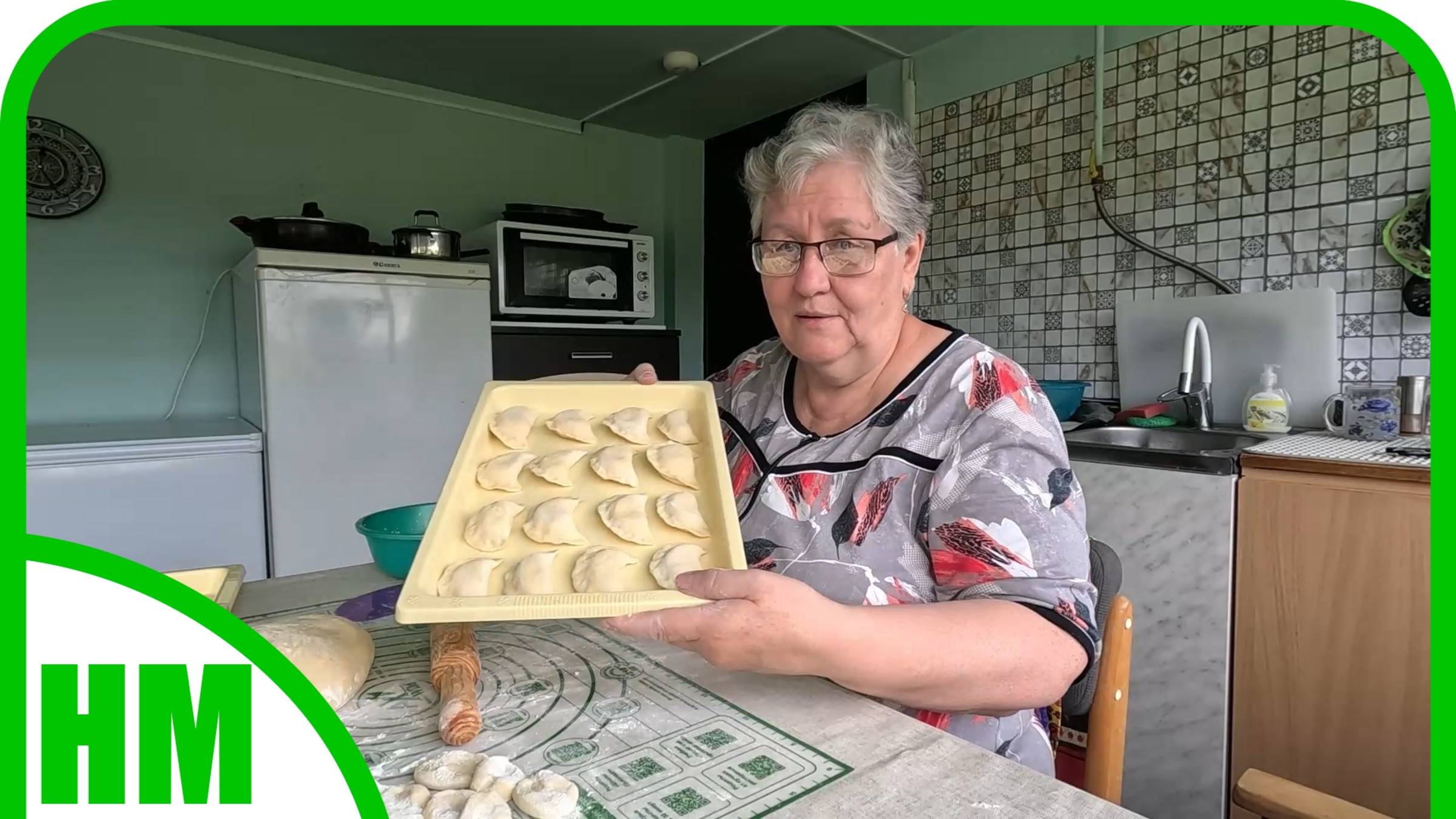 16 июня. Леплю вареники с творогом из белой муки. Ужинаю. смотреть онлайн