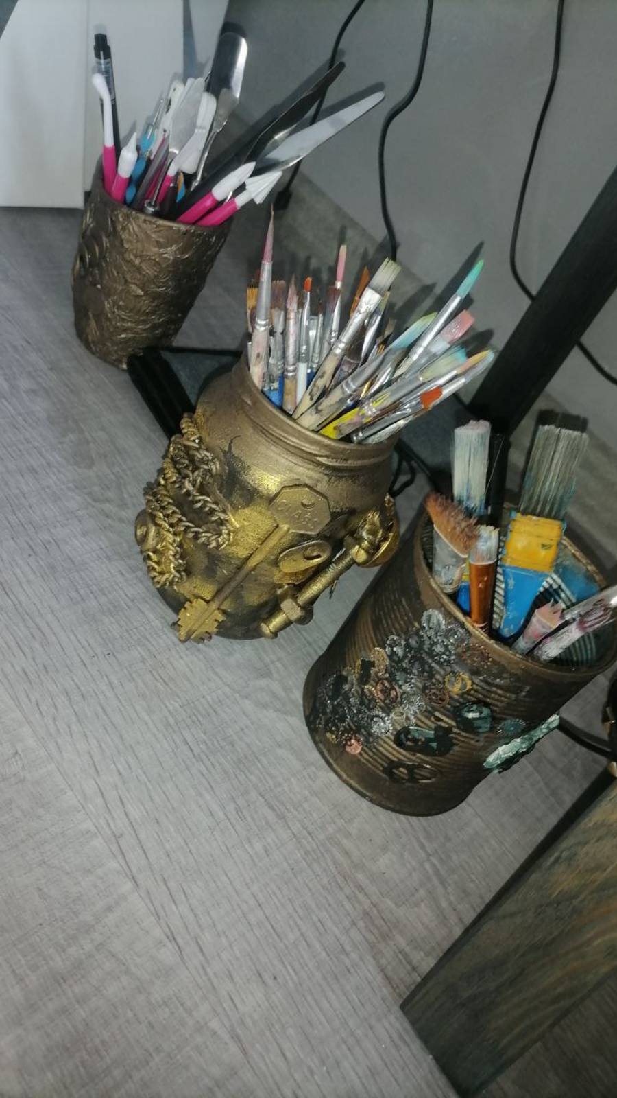 банка под кисти и инструменты