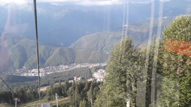 Очаровательная Красная поляна. Вечереет, едем на вершину в фуникулёре. Красота неописуемая. смотреть онлайн