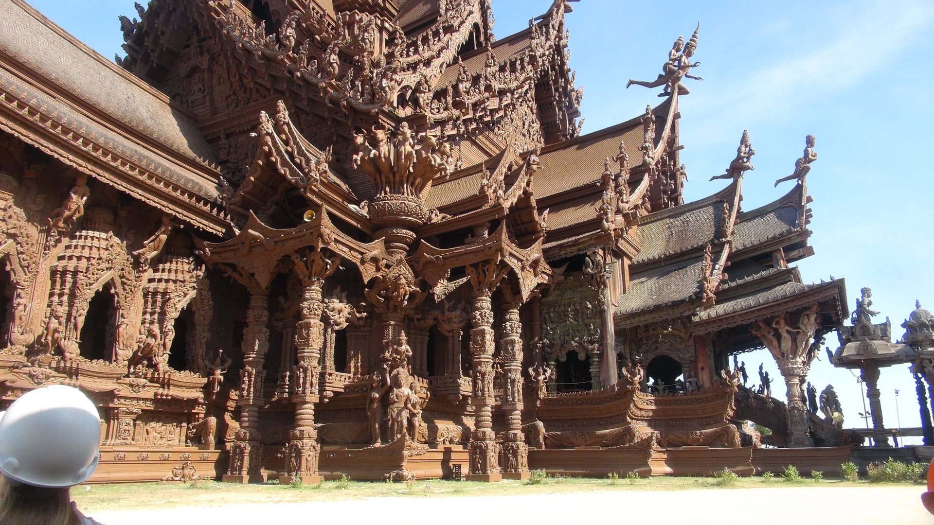 Храм Истины