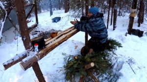 ЖИЗНЬ В ПАЛАТКЕ - БАР В ЛЕСУ - СТУЛ ИЗ НИЧЕГО | ХРОНИКИ ЗИМНЕГО ЛЕСА