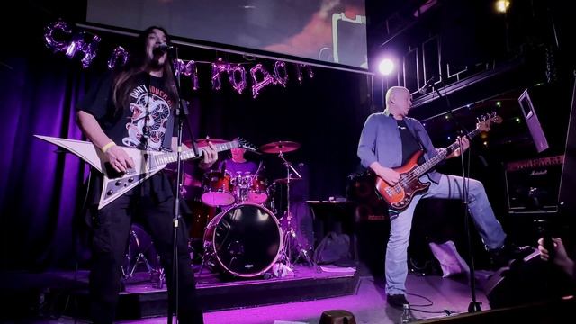 Водка и Калашников. Z-TRAKTORZ смотреть онлайн