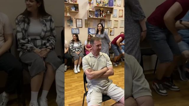 Наш хореограф Юрий Юрьевич знает нас как свои пять пальцев! смотреть онлайн