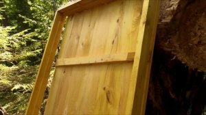 ДОМ под ЗЕМЛЕЙ - ОКНО в КРЫШЕ, Ставим ДВЕРЬ, ВОДА под ПОЛОМ | Раненый ЛОСЬ