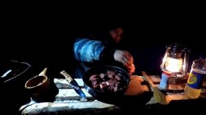 ЖИЗНЬ В ЛЕСУ - ПОШЕХОНКА ГОТОВИТ - МЕГА СКОВОРОДА - БУШКРАФТ И ОДЕЖДА | ХРОНИКИ ЗИМНЕГО ЛЕСА