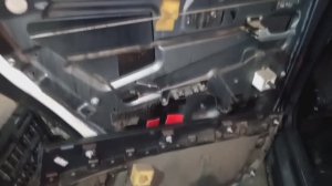 Как снять обшивку задней двери на автомобиле Lada Priora 2012г