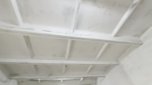 Красим потолок и стены в гараже безвоздушным аппаратом