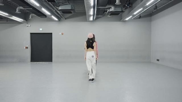 ITZY "Twenty" Dance Practice смотреть онлайн