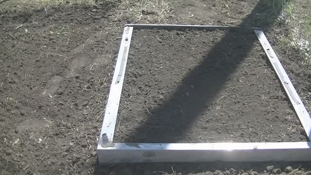 ТЕПЛАЯ ГРЯДКА НА ДАЧЕ СВОИМИ РУКАМИ . смотреть онлайн