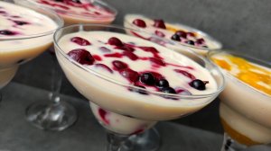 Рецепт десерта. Десерт из ряженки. Десерт с вишней малиной смородиной и манго. #топыкатегорий