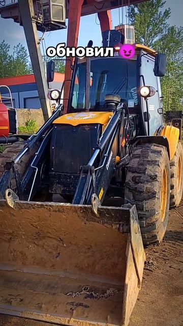 сделал обнову🚨 на экскаватор 🚜 погрузчик#работа #трактор #погрузчик смотреть онлайн