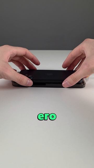 REMAX с аппликатором на IPHONE 16 PLUS! Удобная фича если не умеешь ставить защитные стекла! смотреть онлайн