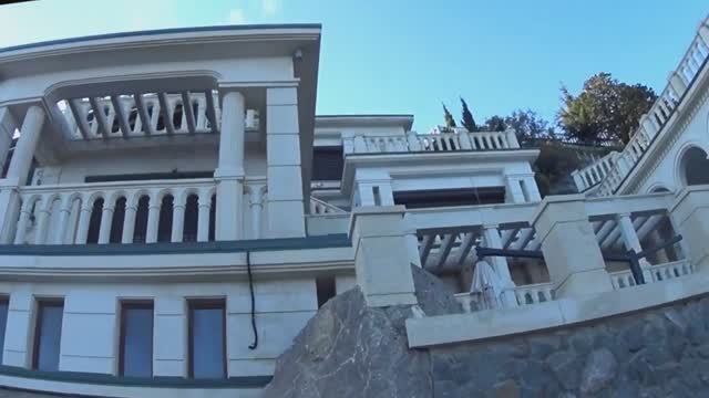 Крым. Форос. Обзор. Дворцы на набережной. И дикие огурцы смотреть онлайн