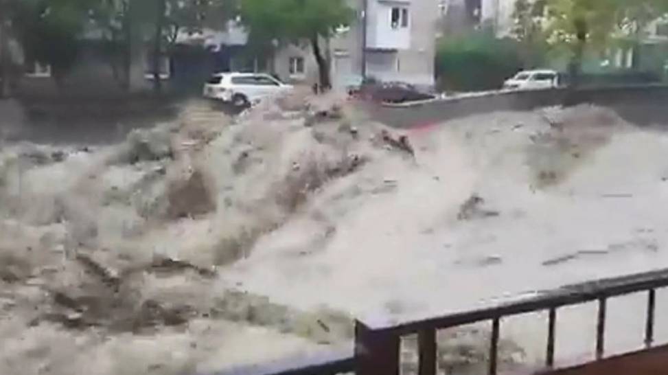 Жуткий потоп в Туапсинском районе смотреть онлайн