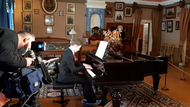 П.И. Чайковский. "Времена года" / Май ("Белые ночи") смотреть онлайн