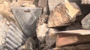 Строительство, дробление щебёнки