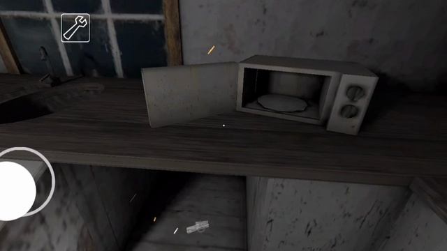 Granny, но мы сбегаем через дверь в подземелье.