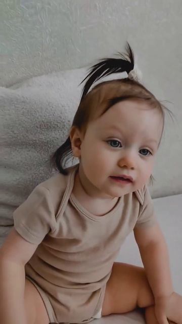 первые хвостики сделали в 3 месяца #baby #дочка #прически #материнство смотреть онлайн