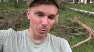 ВЫЖИВАНИЕ В ГЛУХОМ ЛЕСУ - СПЛЮ НА СКАЛЕ и ДОБЫВАЮ ЕДУ: ЧТО МОЖНО ЕСТЬ В ЛЕСУ?