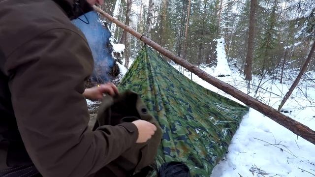СОЛО БУШКРАФТ НОЧЕВКА ЗИМОЙ В ЛЕСУ - ЛАГЕРЬ В ЛЕСУ, УКРЫТИЕ, ШВЕДСКИЙ ТОПОР, ЛЕСНАЯ КУХНЯ смотреть онлайн