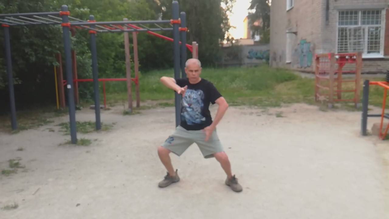 Александр Иванов