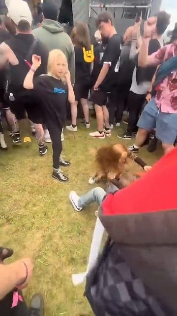 When Kids Enter the Pit… CHAOS Ensues смотреть онлайн