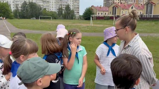 В пришкольном лагере "Солнышко" смотреть онлайн