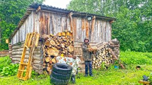 Живу в опустевшей деревне. Хутор заливает. Подстраиваемся под дождь и работаем