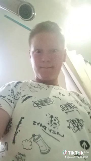 с таким криком даже дверь открылась 😂