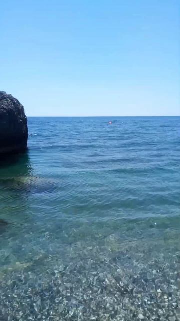 Пляж в Форосе. Чистая вода и никакого мазута смотреть онлайн