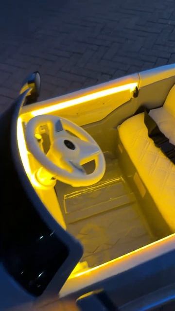 ￼Детский электромобиль Mercedes S600 с крутой подсветкой. Сайт cars-kids.com смотреть онлайн