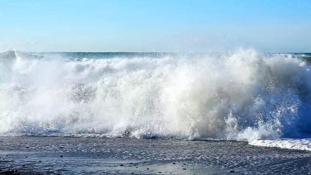 ШТОРМ В СОЧИ _ ТАКОГО ШТОРМА В СОЧИ ДАВНО НЕ БЫЛО!!! смотреть онлайн