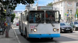 Троллейбус Екатеринбурга ЗиУ-682Г-012 [Г0А] борт. №323 маршрут №37 на ост. "Центральная гостиница"