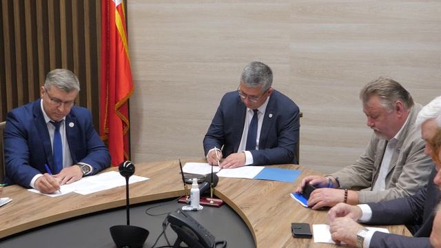 Александр Новиков встретился с руководителями предприятий, чтобы обсудить вопросы диспансеризации смотреть онлайн