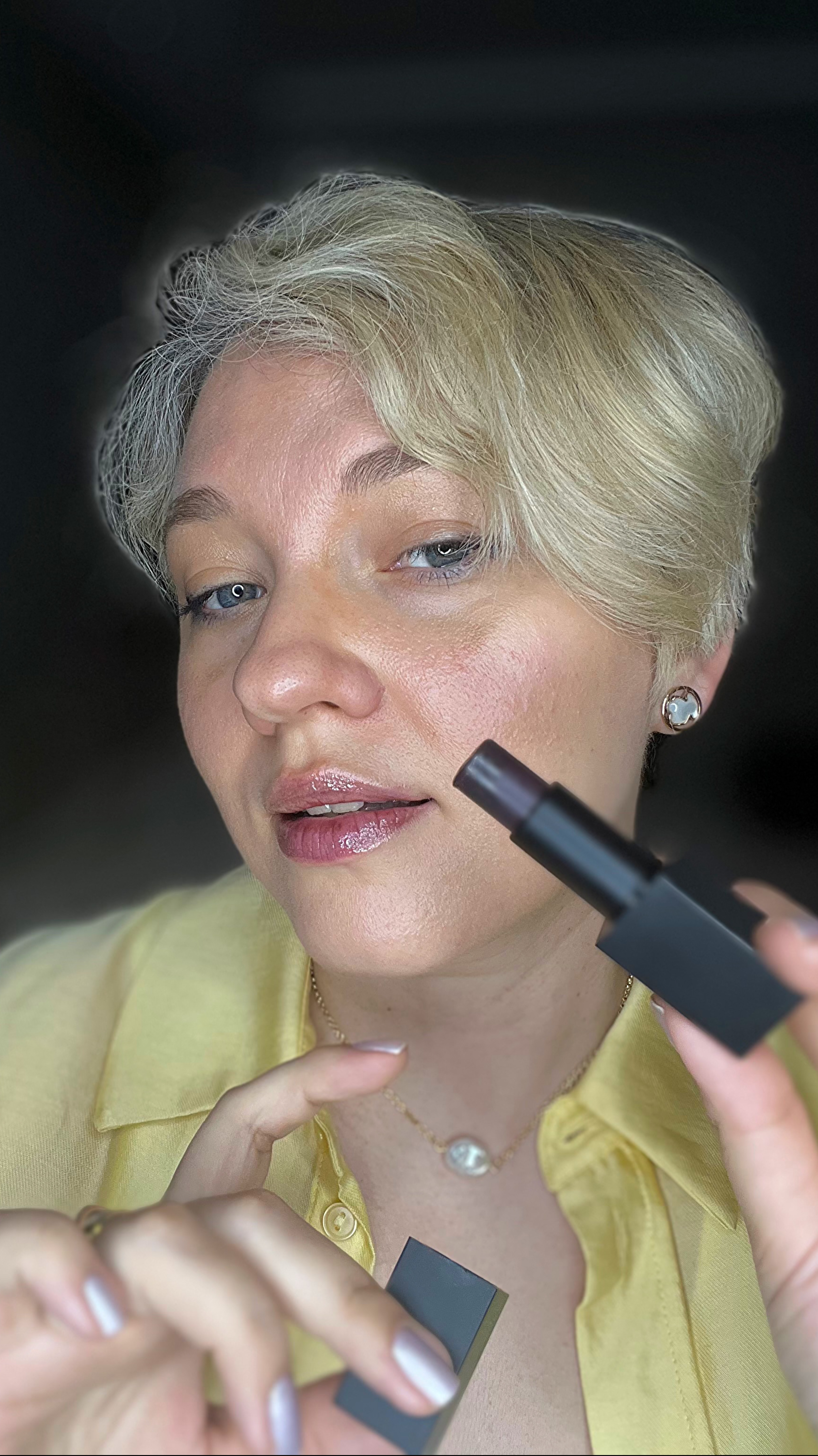 ЧЕРНЫЙ БАЛЬЗАМ для ГУБ!
Ссылки оставляю в телеграмм YAOLYA