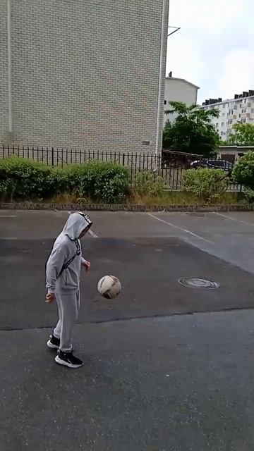 гуляем с другом 😊 смотреть онлайн