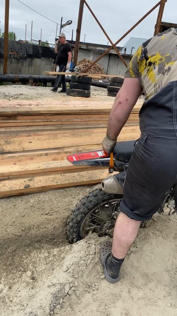 Эндурист, осторожно! Злая собака! 😬 смотреть онлайн