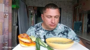 мукбанг/обжор/суп с вермишелью,зелень,мини Пицца