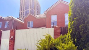 Просторный двухэтажный дом для большой семьи