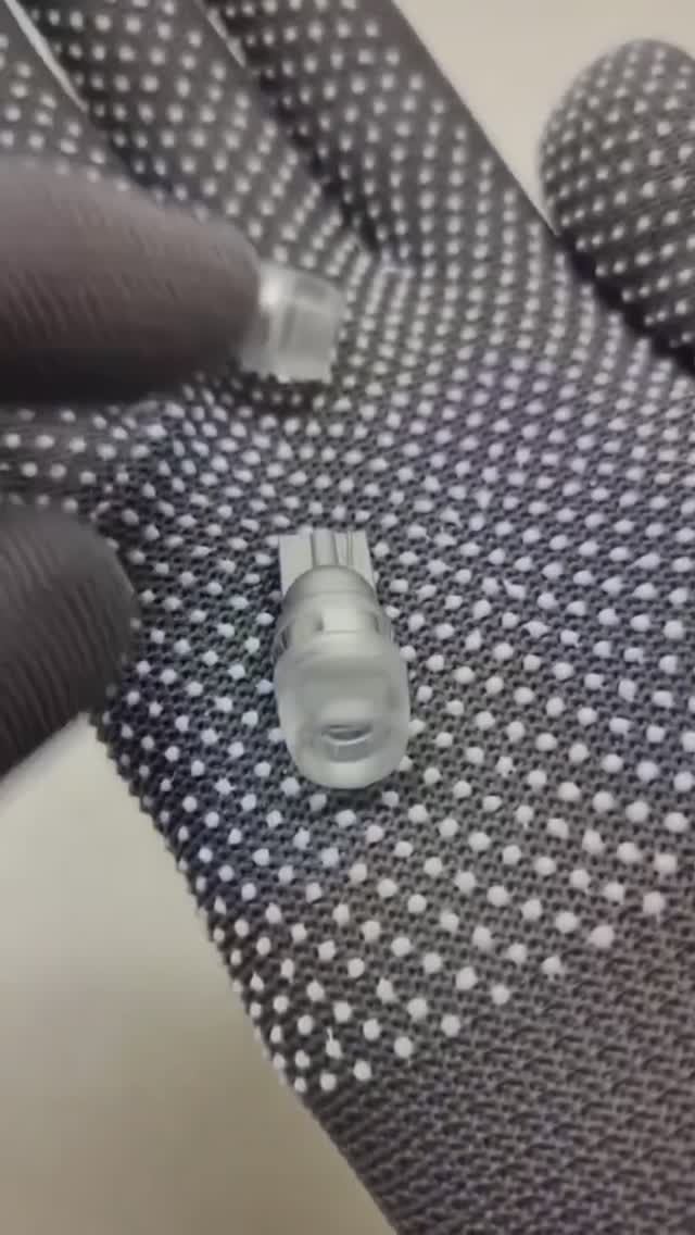 Светодиодные лампы w5w t10l для габаритов, подсветки номера и салона